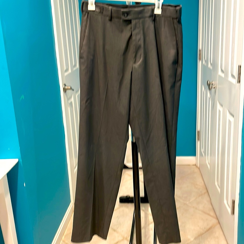 Men’s premium Dockers. Perfect condition. Worn once. 32 W 32 L